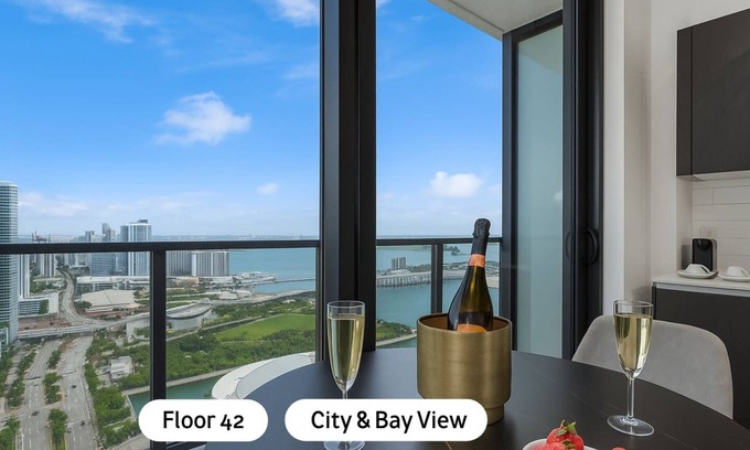 Downtown Miami Apartment | MVR High-Floor Studio with Epic City and Bay Views