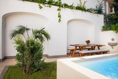 Sant'Agnello Apartment | My Exclusive Italy - Luxury Villa with Penthouse, Pools and Sea View