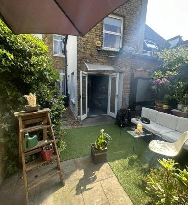 Herne Hill House | My Sky London House Near Attractions