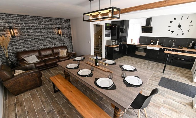 Moussy House | MYL Bulles