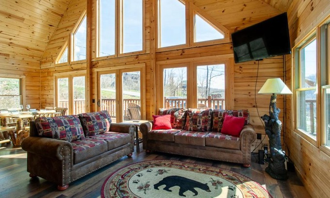 Gatlinburg House | Mystic Mountain Cabin View Grill Fire Pit