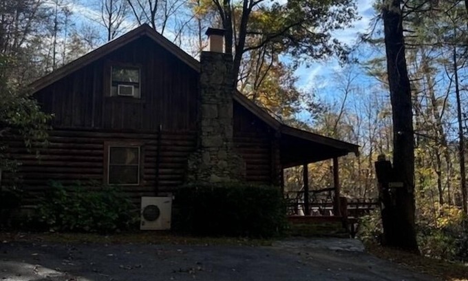 Helen Cabin | Mystic Mountain Hideaway Fireplace, Hot Tub, Private LOG Cabin, Romantic WIFI