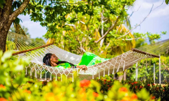 Charlestown Villa | Mzuri Quiet Retreat.3 minutes to beach