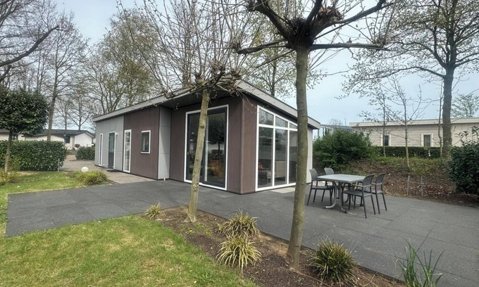 Susteren House | n/a