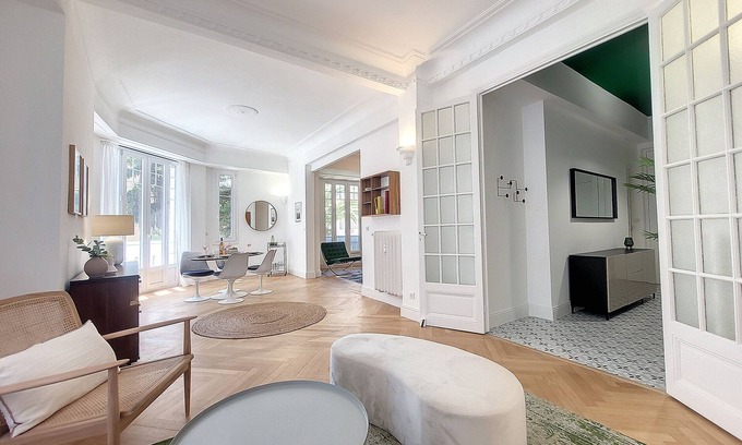 Carre d'Or Apartment | N&J - STANDING BAQUIS - Central - Close sea