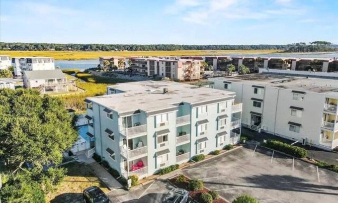 Ash Condo | N. Ocean Blvd; Cherry Grove - Steps from the beach