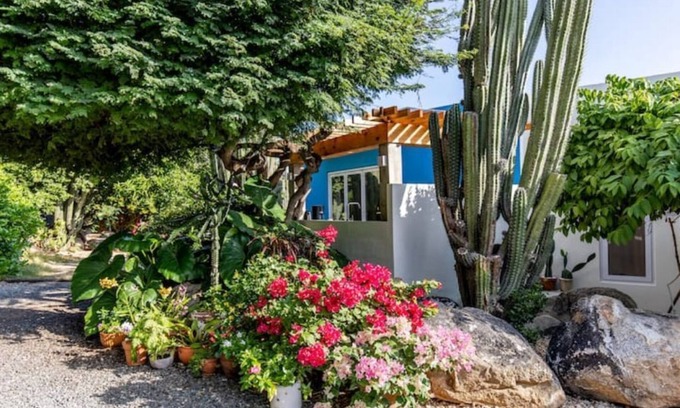 Shiribana Apartment | Naïma Luxury One Bedroom Cottage