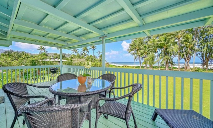 Hanalei House | Na Hoku; upstairs oceanfront unit just steps to town and Hanalei Bay beach!