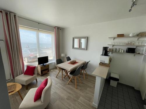 Ambleteuse Apartment | Nacre - Vue Mer & Fort - Confort & Evasion
