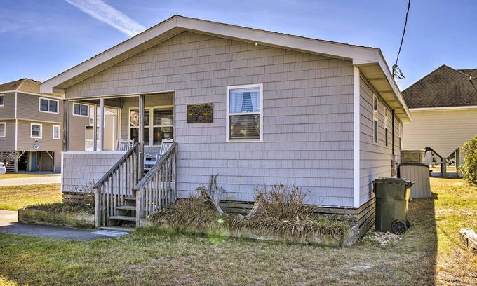 Nags Head Cottage | Nags Head Cottage: Screened Porch, Walk to Beach!
