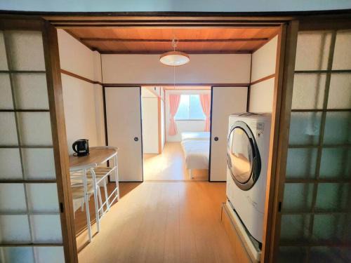 Naniwa Apartment | Namba Station 1 station 4 people Japanese feel iris 4R