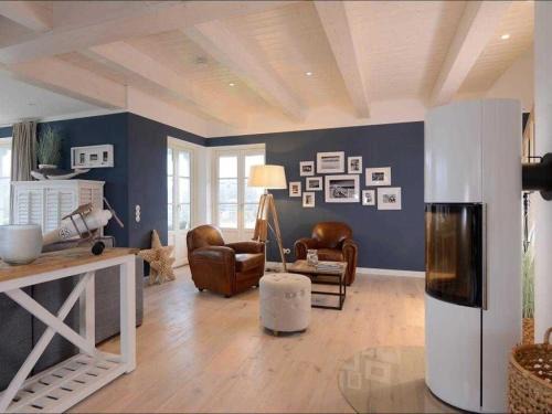 Gross Schwansee House | Nantucket Blue