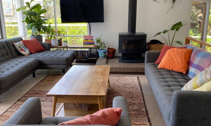 Fairhaven House | Naos - Separate Teenage Retreat And Pet Friendly