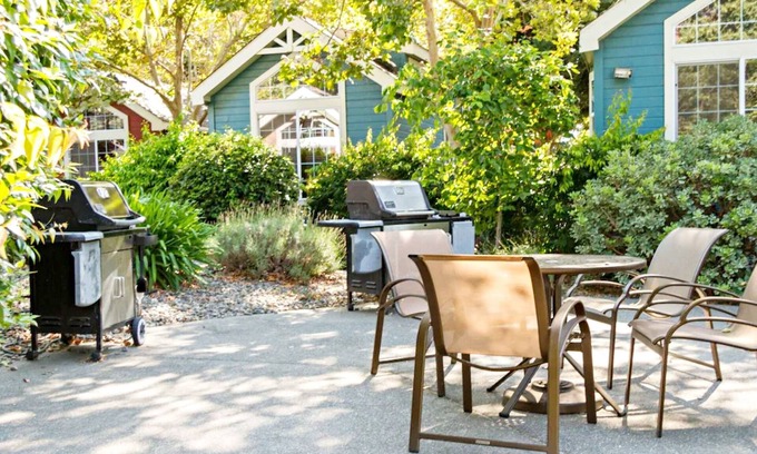 Napa Cottage | Napa Valley's Serene Riverside Escape