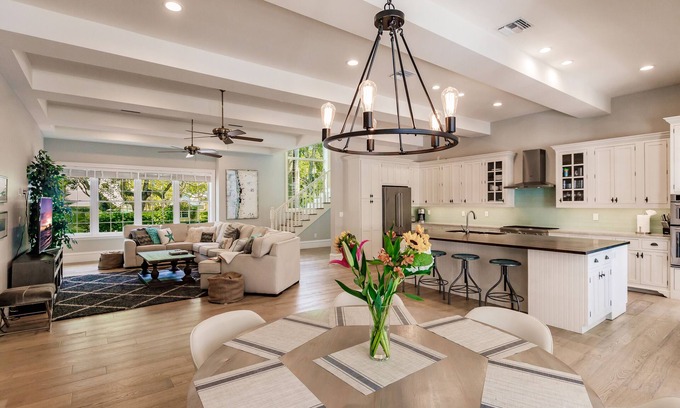 Aqualane Shores House | Naples Dream, Stunning Pool Home, 3 Blocks to Pier