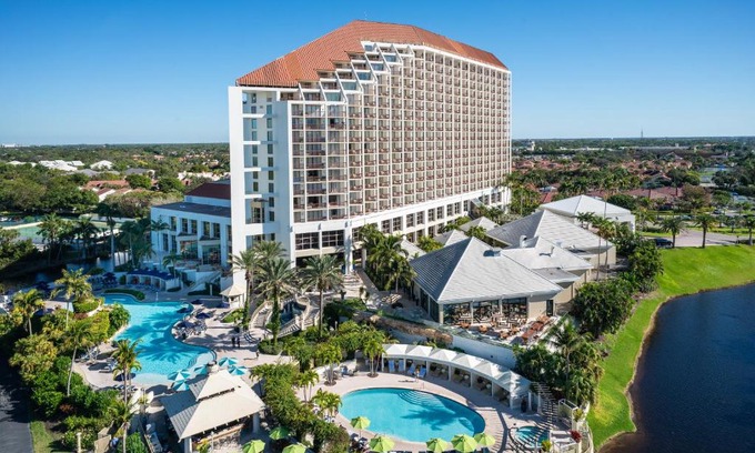 Pelican Bay Resort | Naples Grande Beach Resort
