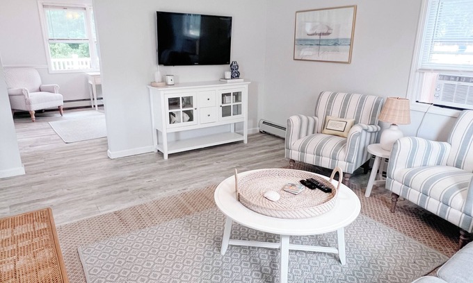Bonnet Shores House | Narragansett Beach Escape - spacious and newly updated, short drive to beach!