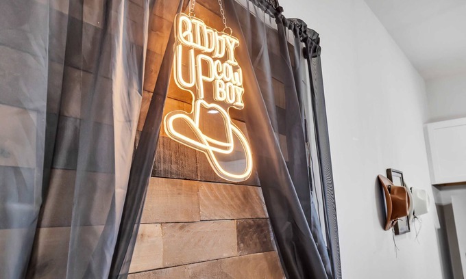 Hadley - Washington House | * Nashville Bachelorette Paradise * Downtown View