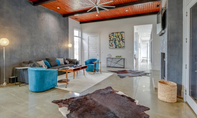 The Nations House | Nations Oasis - Luxury & Style - Pool & Hot Tub