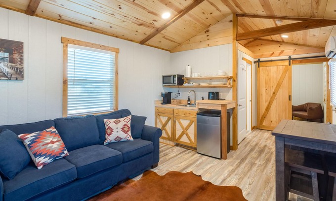 Temecula Cabin | Native Falls Cabin (1BR Rustic) - Lakeview 1 bedroom, 1 bath Rustic Cabin