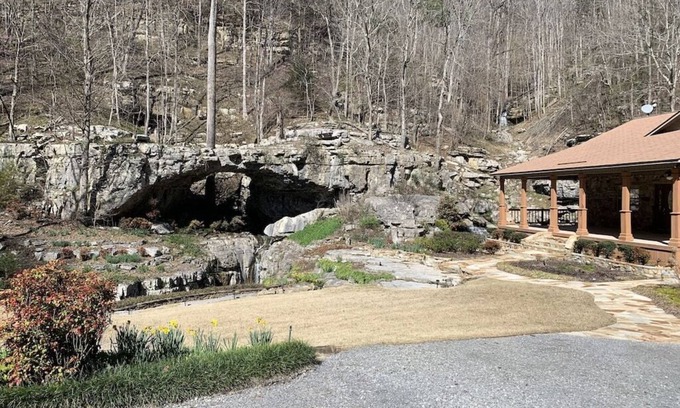 Grant House | Natural Beauty at the Natural Bridge