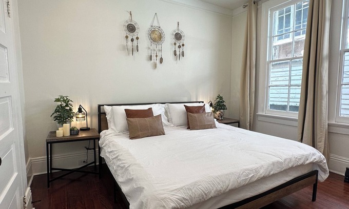 Mid-City Apartment | Natural Historic New Orleans Home - 7 Mins to FQ