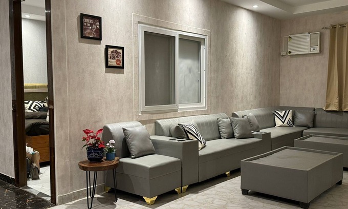 Noida Other | Nature Meets Comfort – 3BHK Farmhouse with Fresh Pool & Garden Stay.