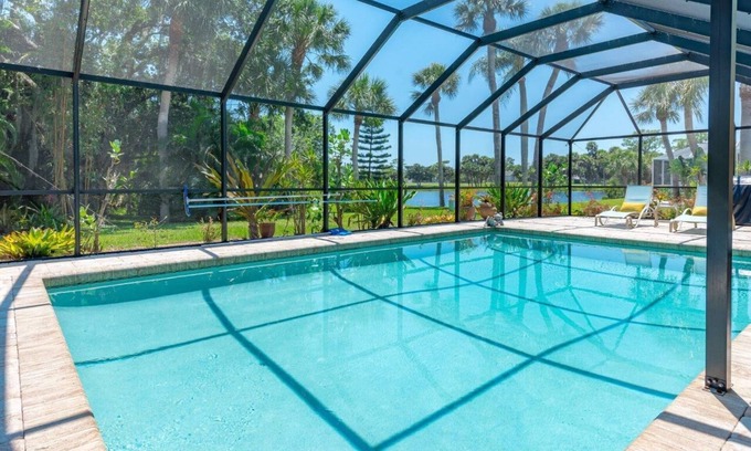 Oakland Hills House | Nature's Splendor! Lovely Setting.