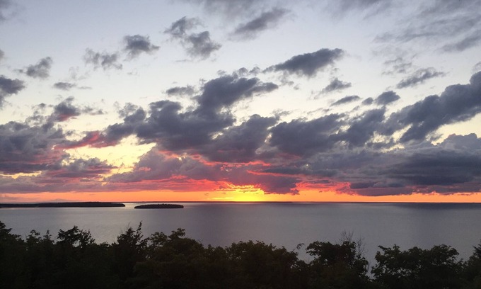 Ephraim House | Natures Window Stunning Bluff View of Green Bay