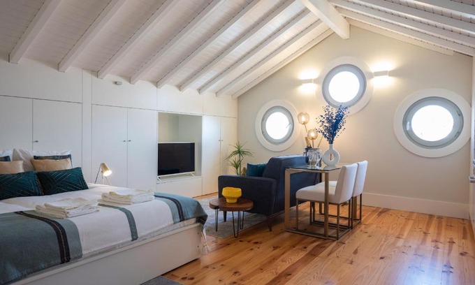 Campanha Apartment | Nautical Luxury Loft
