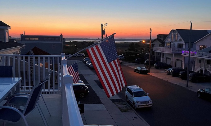 Sea Isle City House | Nautical SIC haven: 4BR + Bonus Room in the Heart of SIC