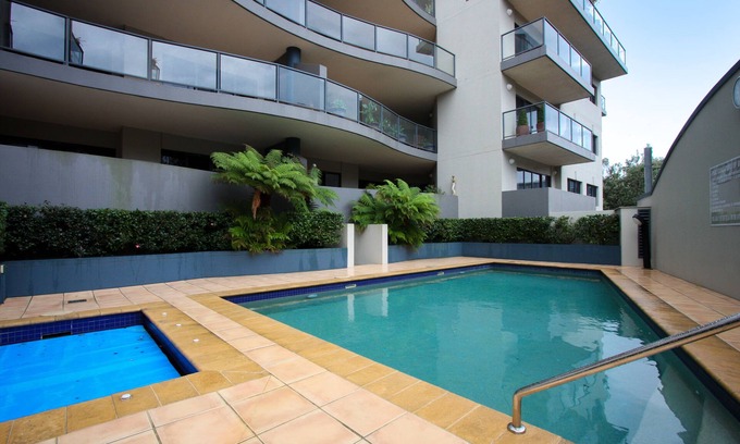 Newcastle Hotel | Nautilos Apartments