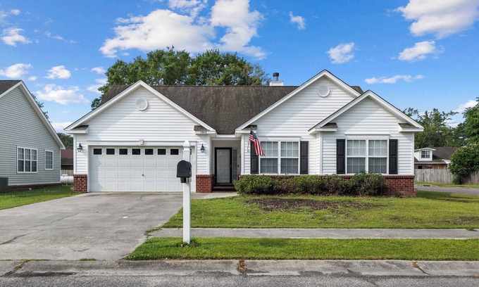 North Charleston House | Near Airport-20 Min to Downtown- Chucktown Retreat