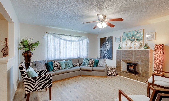 Roosevelt House | Near Airport & Dtwn: Breezy Fresno Home!
