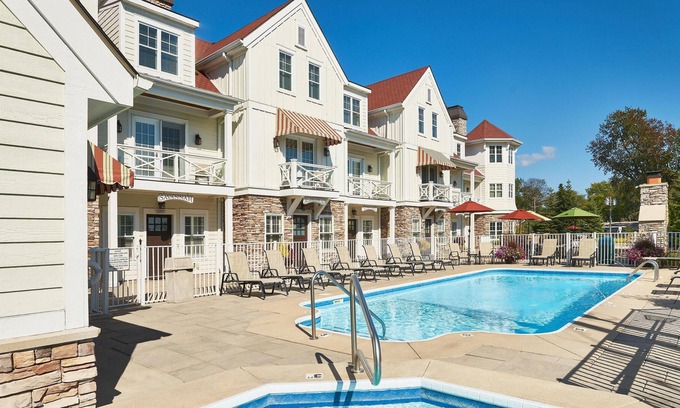 Holland Cottage | Near Beach, Upscale, Heated Pool, Free Golf and Wifi