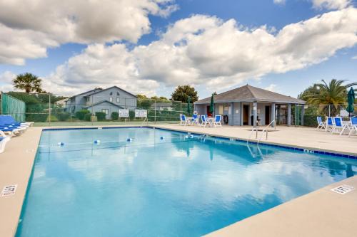 Little River House | Near Beaches and Golf Courses Little River Townhome