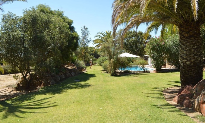 Porches Villa | Near Beaches,Golf Courses,WaterParks,Heated Pool,Easy access to Motorway .