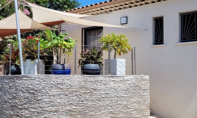 Saint-Jean Apartment | Near Cannes DEUX PIECES INDEPENDANT, RECENT, AIR CONDITIONED