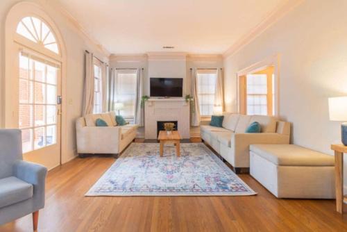 Columbus House | Near Downtown Parks & Museum - Midtown Two-Units