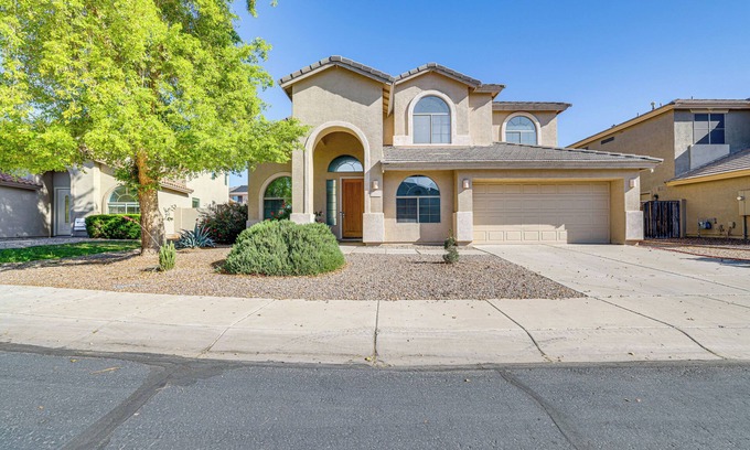 Maricopa House | Near Golf Courses & Casinos: Maricopa Home w/Yard