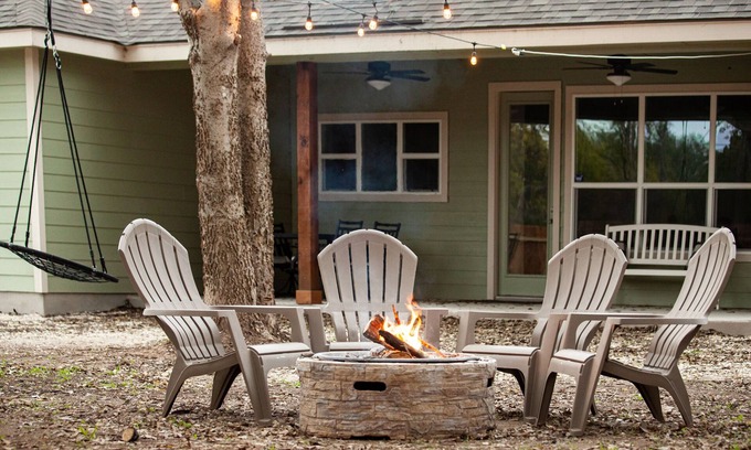 New Braunfels Cottage | Near Horseshoe Loop, Whitewater Amphitheater and Canyon Lake