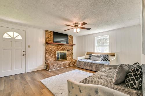 Hidden Valley House | Near Hospitals Charming Home with Yard in Charlotte