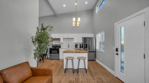 Vista Apartment | Near Legoland And Beaches, Prime Vista Vacation