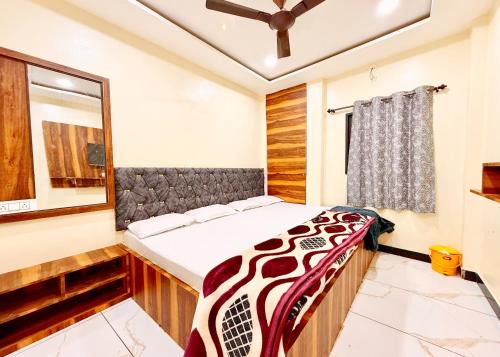 Ujjain Hotel | Near Mahakal Temple # Hotel D-e-m-a-n-d ! ujjain, All Room Air conditioned And Spacious, with Wifi -BEST HOTEL IN UJJAIN