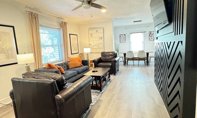 Charlotte House | Near Panthers|Spectrum|Downtown|Fenced Yard| Dogs