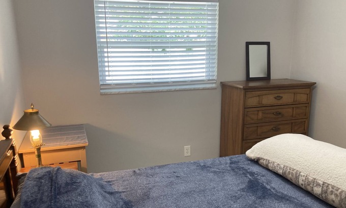 St. Petersburg - Clearwater Cottage | Near Treasure Island, Beach, Comfortable, Cozy, Private