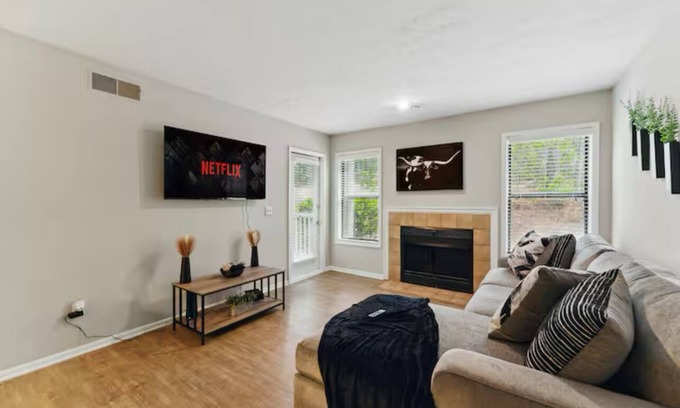 Cumberland Apartment | Near Truist Park - The Battery