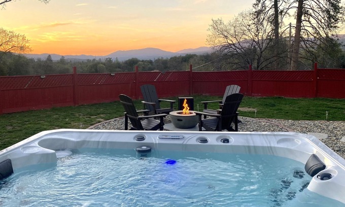 Oakhurst House | Near Yosemite South Gate/Hot Tub/Views/Game Room