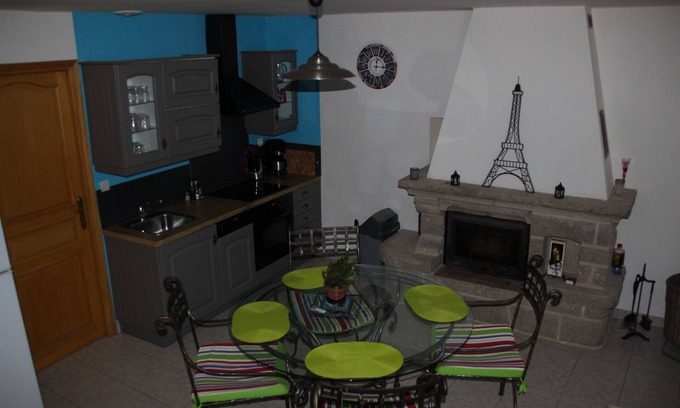 Roz-sur-Couesnon Cottage | nearby holiday cottage in Mont St Michel