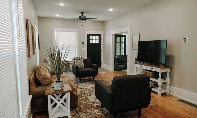 College Hill House | Nearby Wichita's Best! In Home W&D + Fenced Yard.